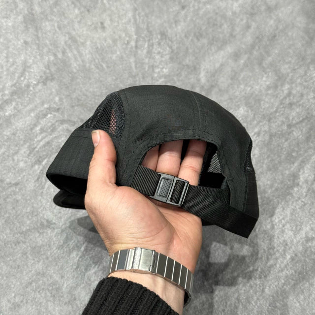 BONÉ FIVE PANEL STRANGER