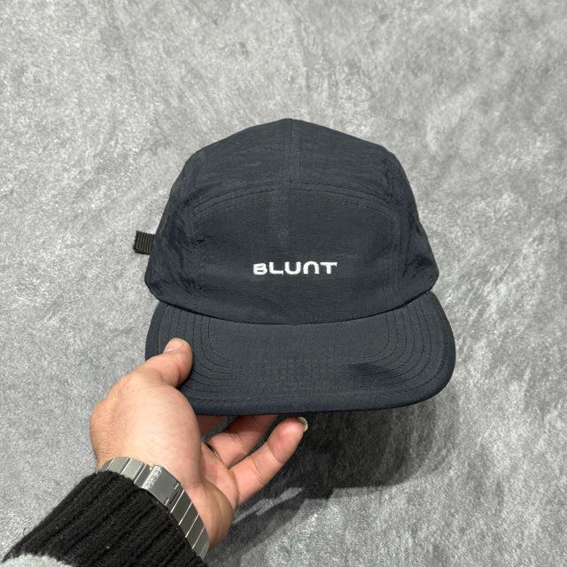 BONÉ FIVE PANEL CUTOUT