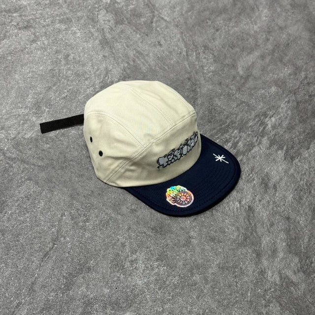 BONÉ FIVE PANEL TRIPSIDE SARJA “BOMB” - CREME