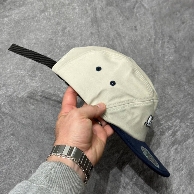 BONÉ FIVE PANEL TRIPSIDE SARJA “BOMB” - CREME
