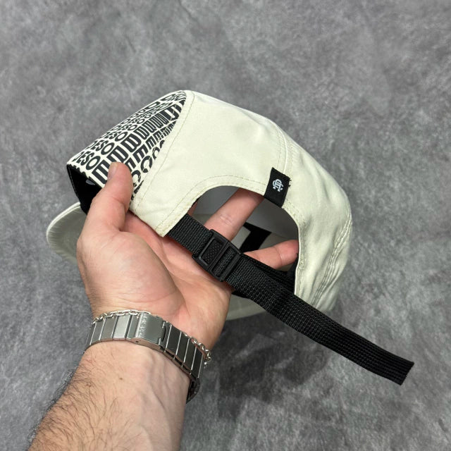 BONÉ FIVE PANEL ANTH CO SMILE - BEGE