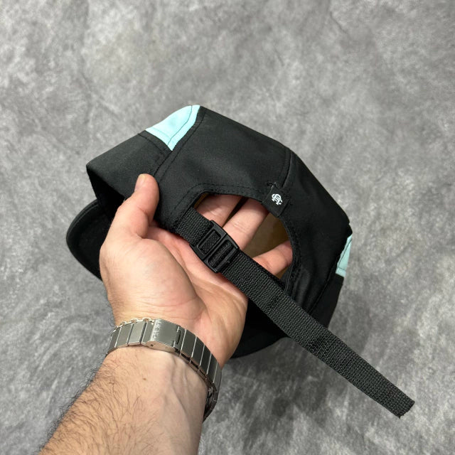 BONÉ FIVE PANEL ANTH CO ORIGINALS - PRETO/AZUL