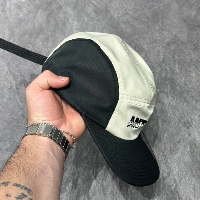 BONÉ FIVE PANEL ANTH CO - CREME/PRETO