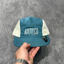 BONÉ FIVE PANEL ANTH CO TAG - VERDE/CREME