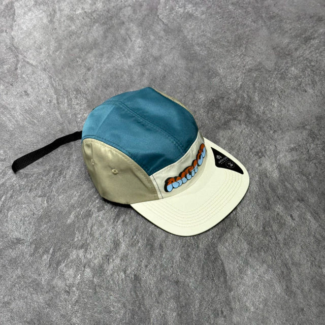 BONÉ FIVE PANEL ANTH CO BOMB ART - VERDE/CREME