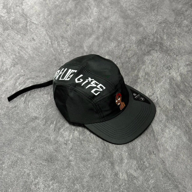 BONÉ FIVE PANEL ANTH CO THUG LIFE - PRETO