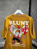 CAMISETA BLUNT PREMIUM “GNOMELIFT” - MOSTARDA