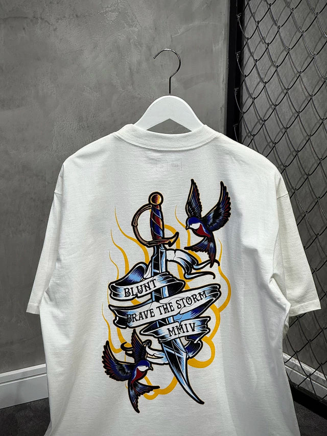 CAMISETA BLUNT PREMIUM “BRAVE” - OFF WHITE