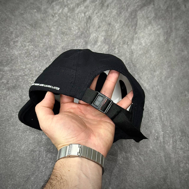 BONÉ STRANGER FIVE PANEL CRY NOW - PRETO