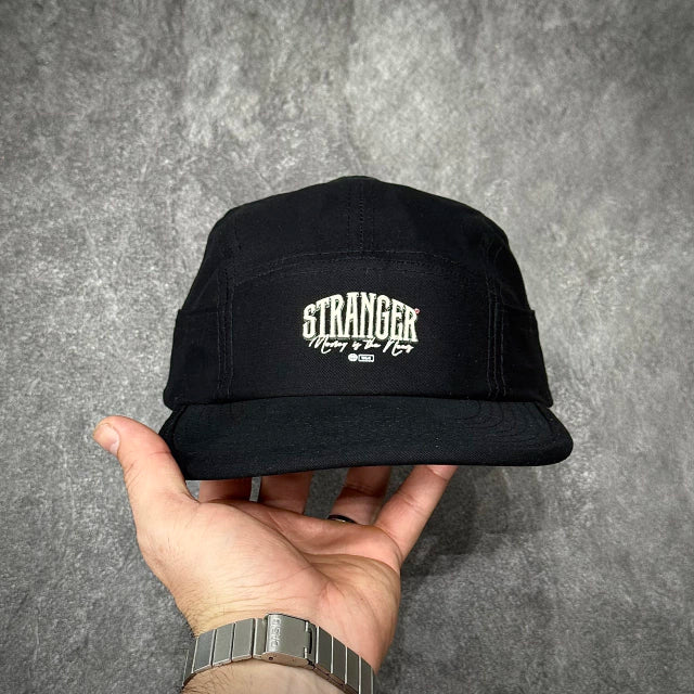BONÉ STRANGER FIVE PANEL MONEY IS - PRETO