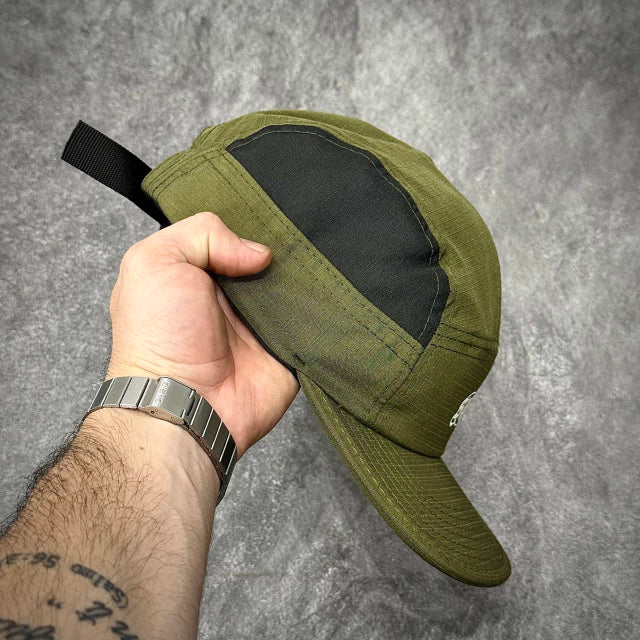 BONÉ STRANGER FIVE PANEL GOTIC NOISE - VERDE MUSGO