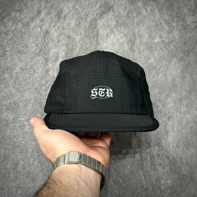 BONÉ STRANGER FIVE PANEL GOTIC NOISE - PRETO