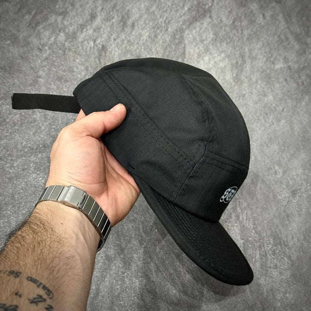 BONÉ STRANGER FIVE PANEL GOTIC NOISE - PRETO