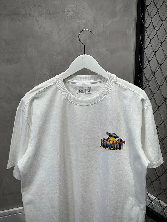CAMISETA BLUNT REGULAR “OVNIS” - NEW WHITE