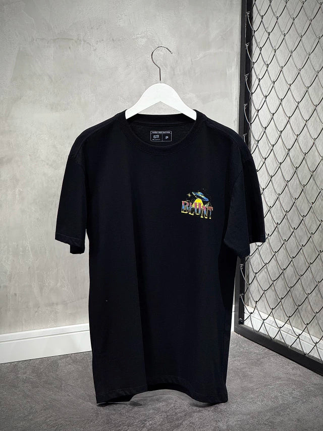 CAMISETA BLUNT REGULAR “OVNIS” - PRETO