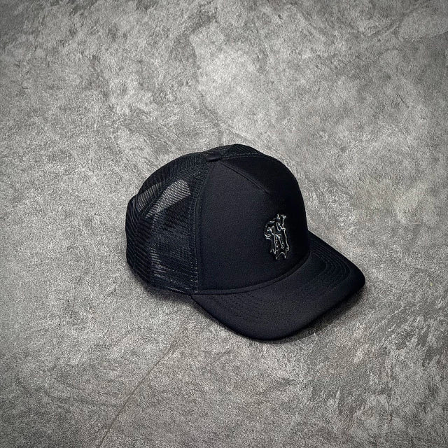 BONÉ STRANGER TRUCKER DISTORTED GOTHIC LETTERING