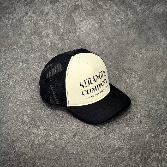 BONÉ STRANGER TRUCKER YOUR OWN MASTERS