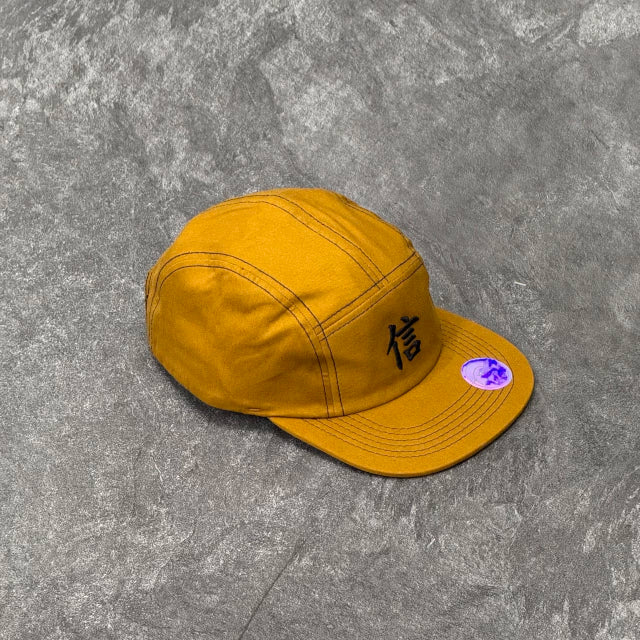 BONÉ FIVE PANEL BLACK BIRD UNISEX - MOSTARDA