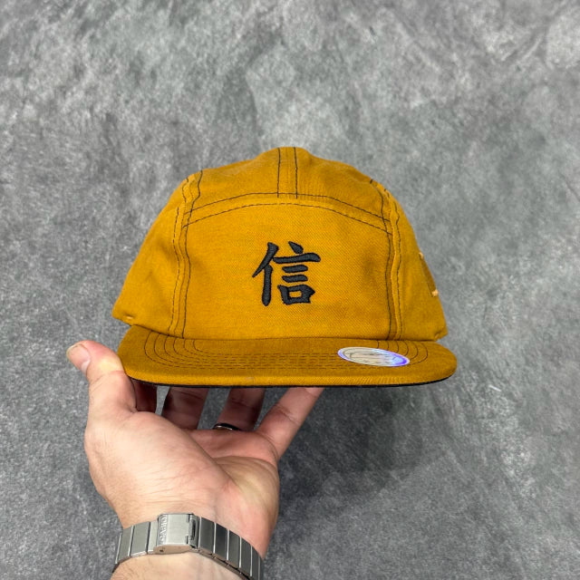 BONÉ FIVE PANEL BLACK BIRD UNISEX - MOSTARDA